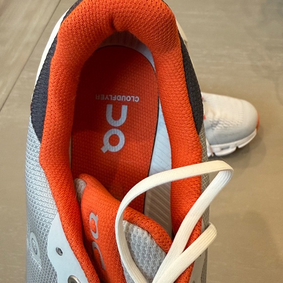 Mens On Running Cloudflyer | size 10 | gray/orange - Picture 5 of 9